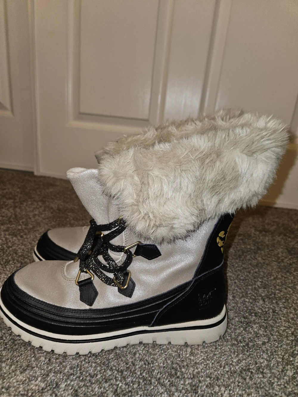 Sorel Beige and Black Faux-Fur Lace-Up Winter Boots